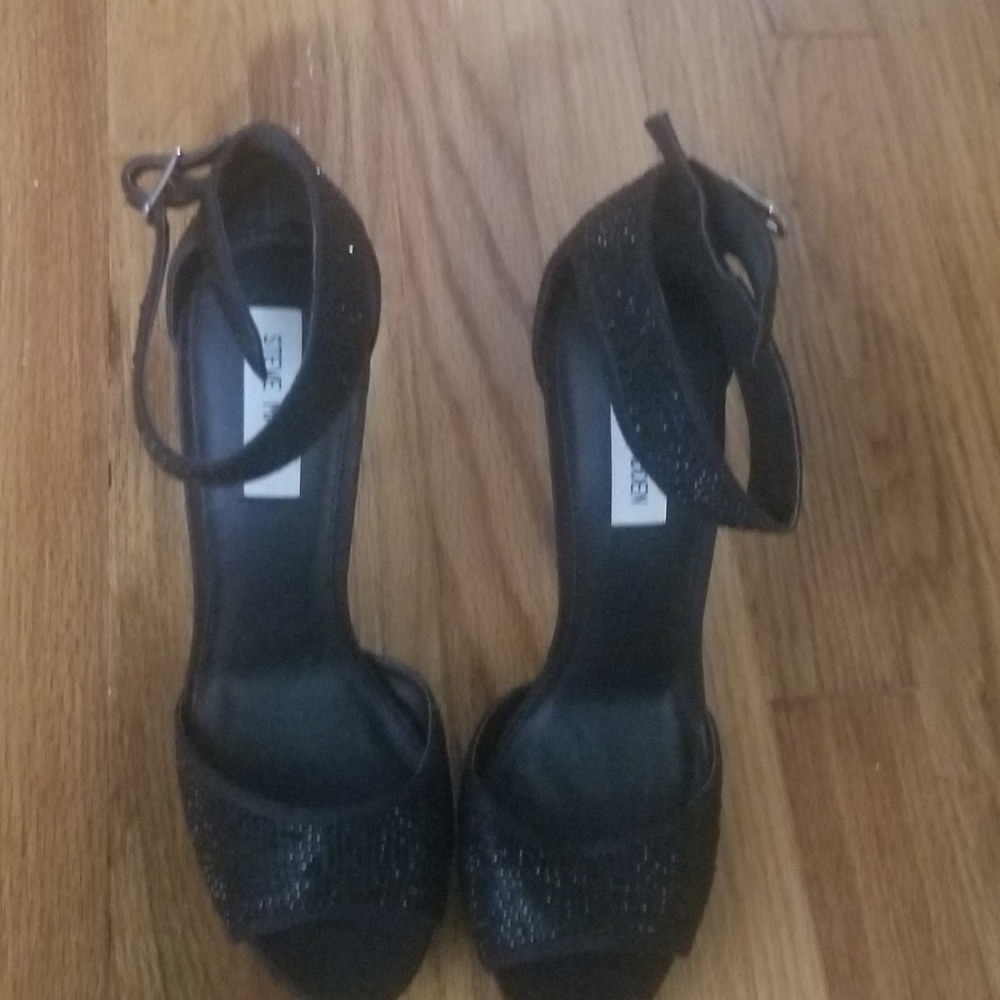 Shoes - Picture 2 of 2